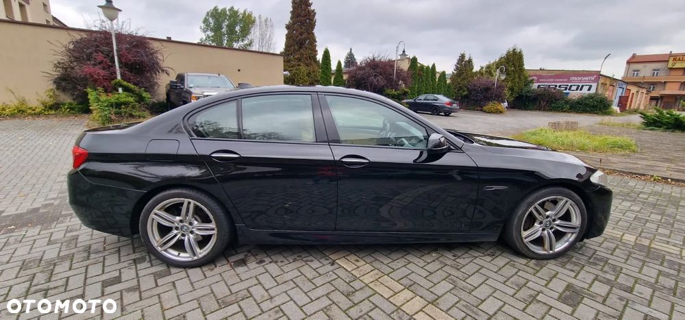 BMW Seria 5 525d xDrive Modern Line - 11