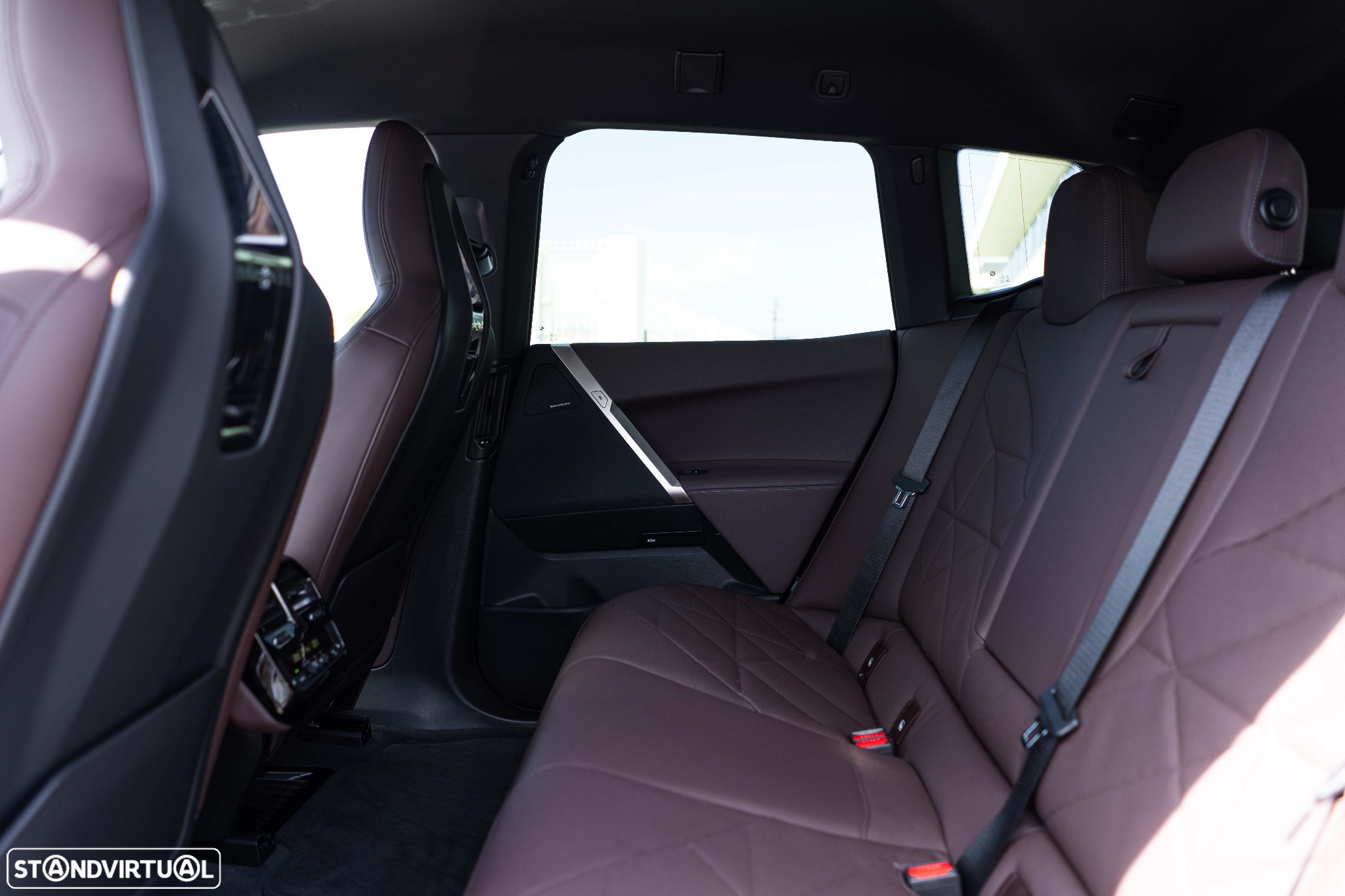 BMW iX xDrive 40 Pack Desportivo - 7