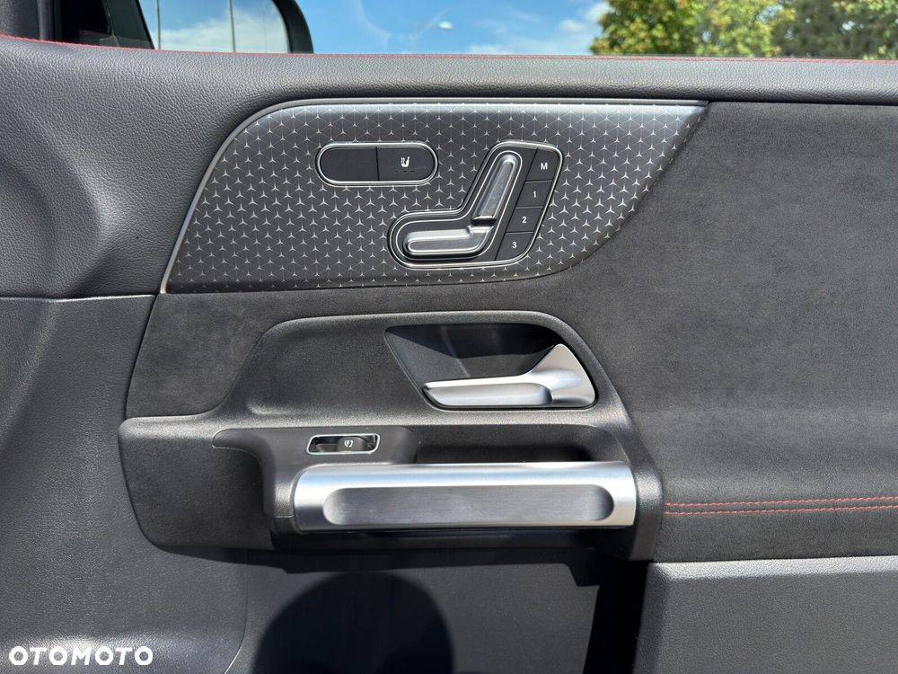 Mercedes-Benz GLB 220 mHEV 4-Matic AMG Line 8G-DCT - 30