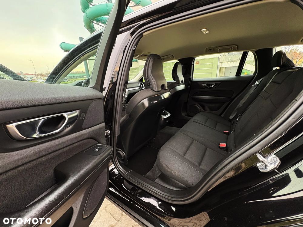 Volvo V60 D3 Momentum Pro - 24