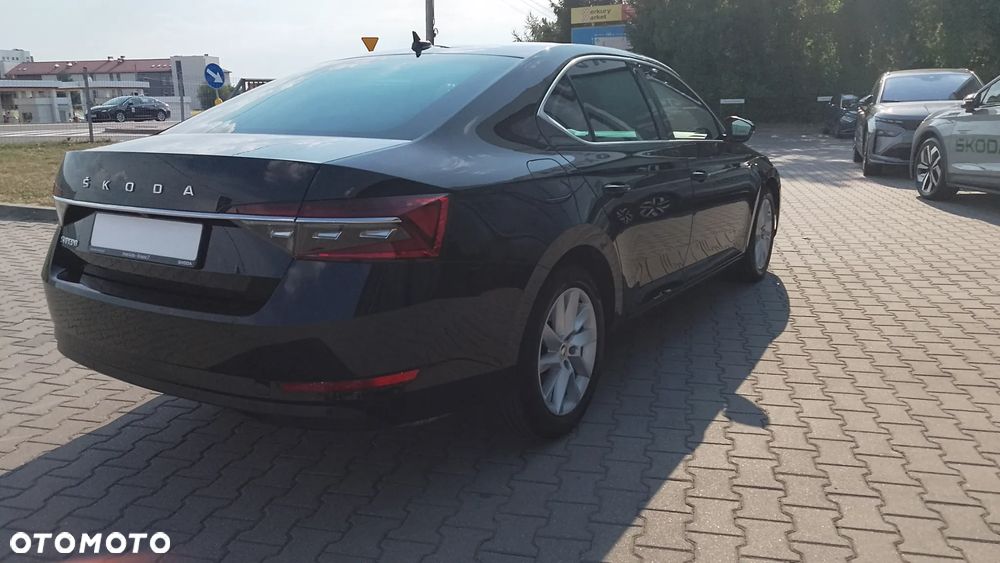 Skoda Superb 2.0 TSI Ambition DSG - 6