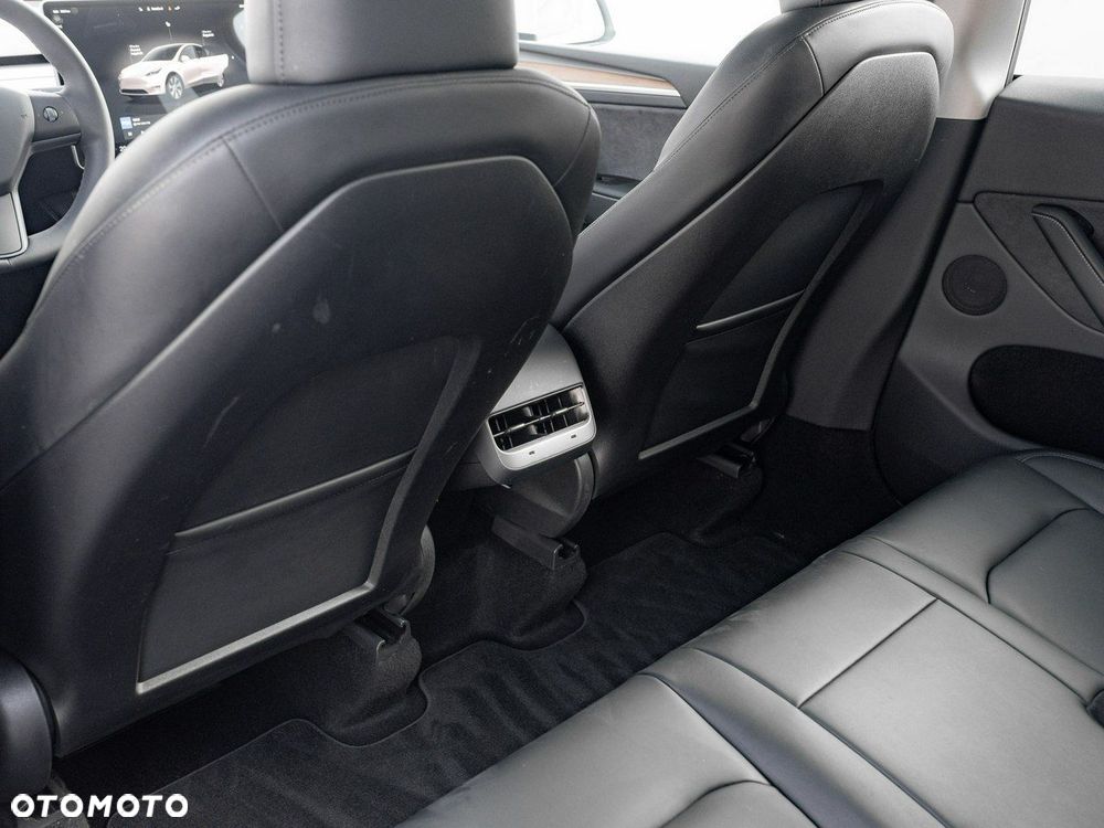 Tesla Model Y Long Range RWD - 22