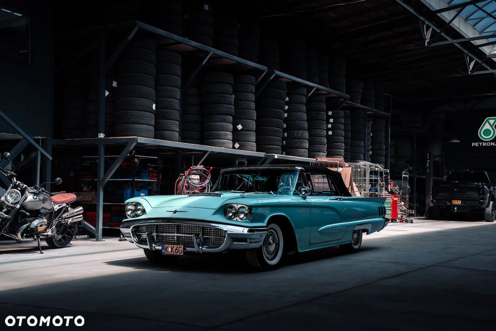 Ford Thunderbird - 2