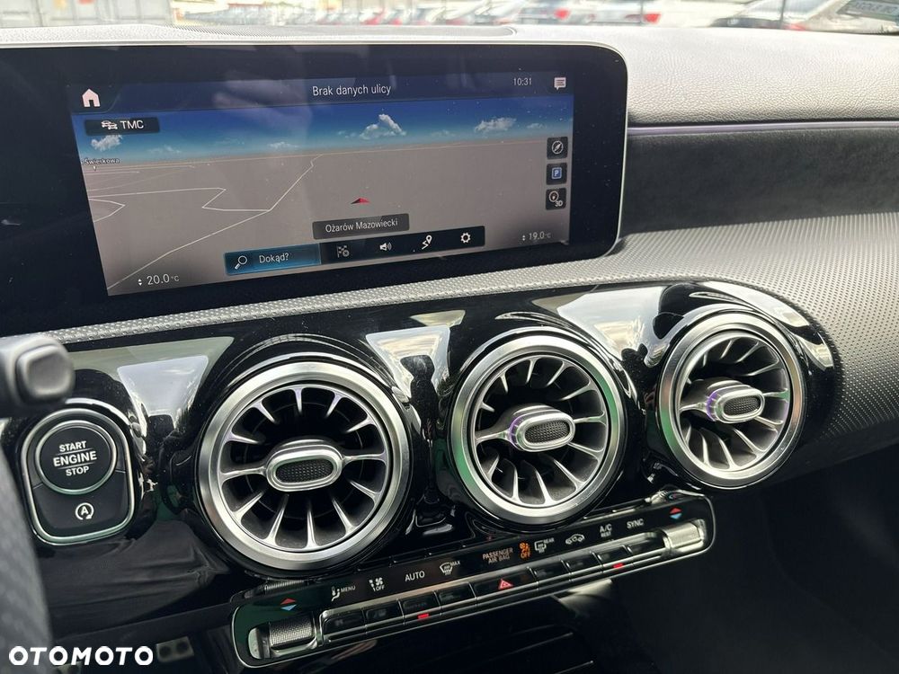 Mercedes-Benz Klasa A 220 4-Matic AMG Line 7G-DCT - 22