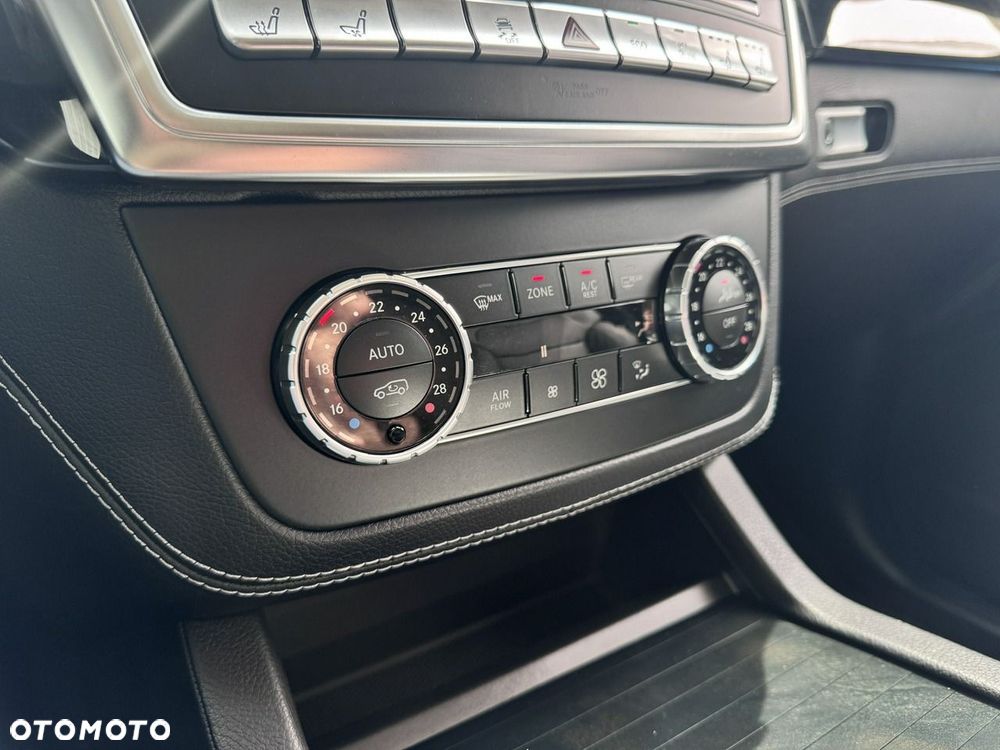 Mercedes-Benz GL 500 4Matic (BlueEFFICIENCY) 7G-TRONIC - 35