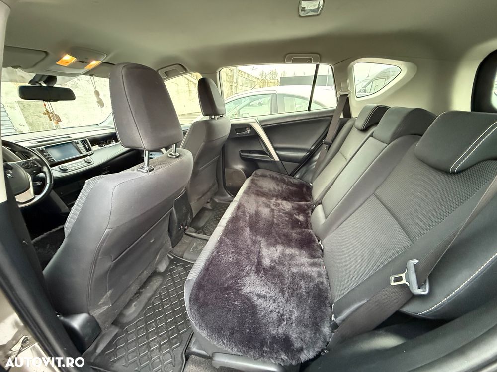 Toyota RAV4 2.0 D-4D 2WD Comfort - 12