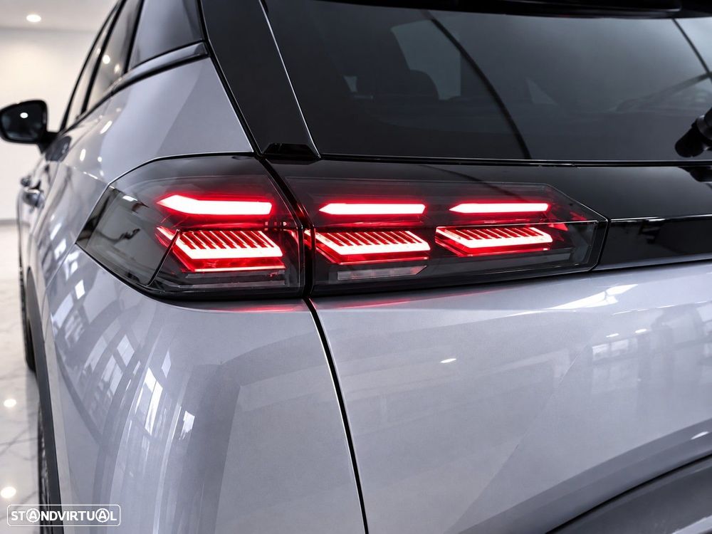 Peugeot e-2008 54 kWh GT - 16