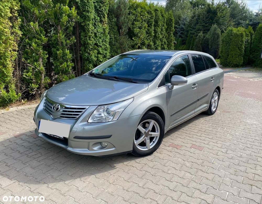 Toyota Avensis 1.8 Luna - 1