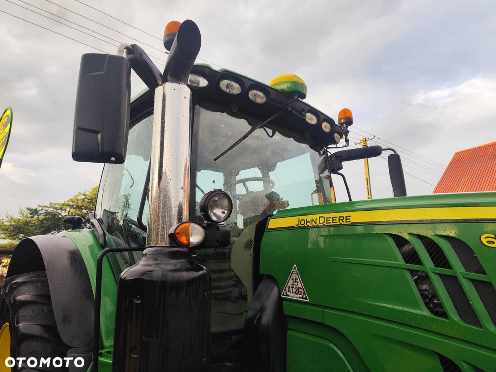 John Deere 6215R - 3