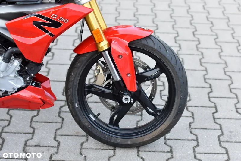 BMW G - 7
