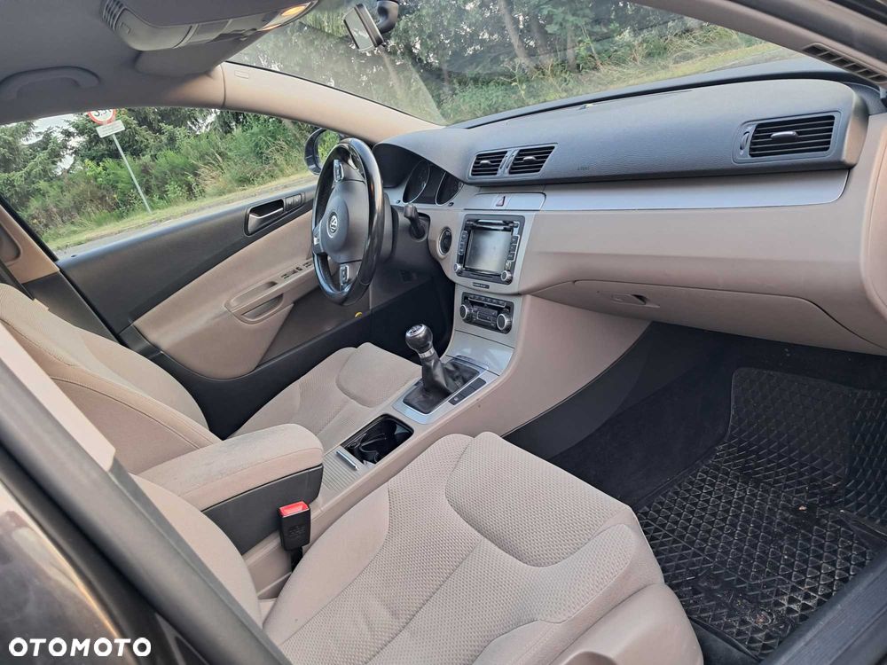 Volkswagen Passat - 6