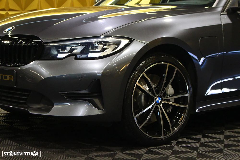 BMW 330 e Line Sport Auto - 3
