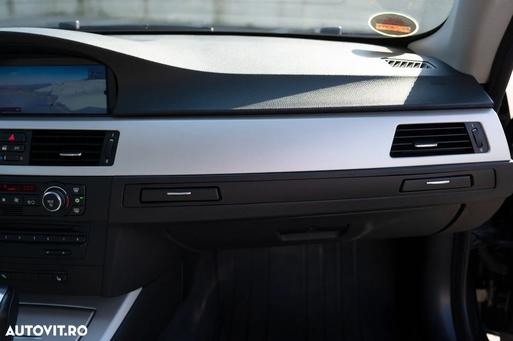BMW Seria 3 320i Aut. - 14