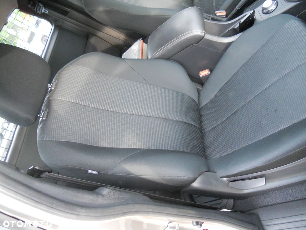 Isuzu D-Max 1.9 EC LS+ - 31