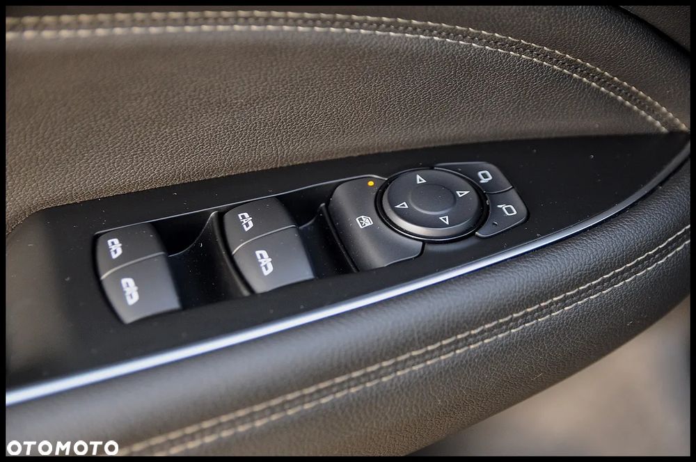 Opel Insignia - 25