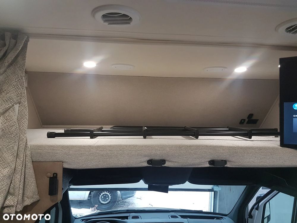 Mercedes-Benz Sprinter - 22
