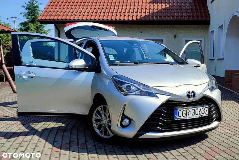 Toyota Yaris 1.0 Premium - 4