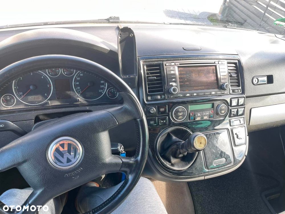 Volkswagen Multivan - 8