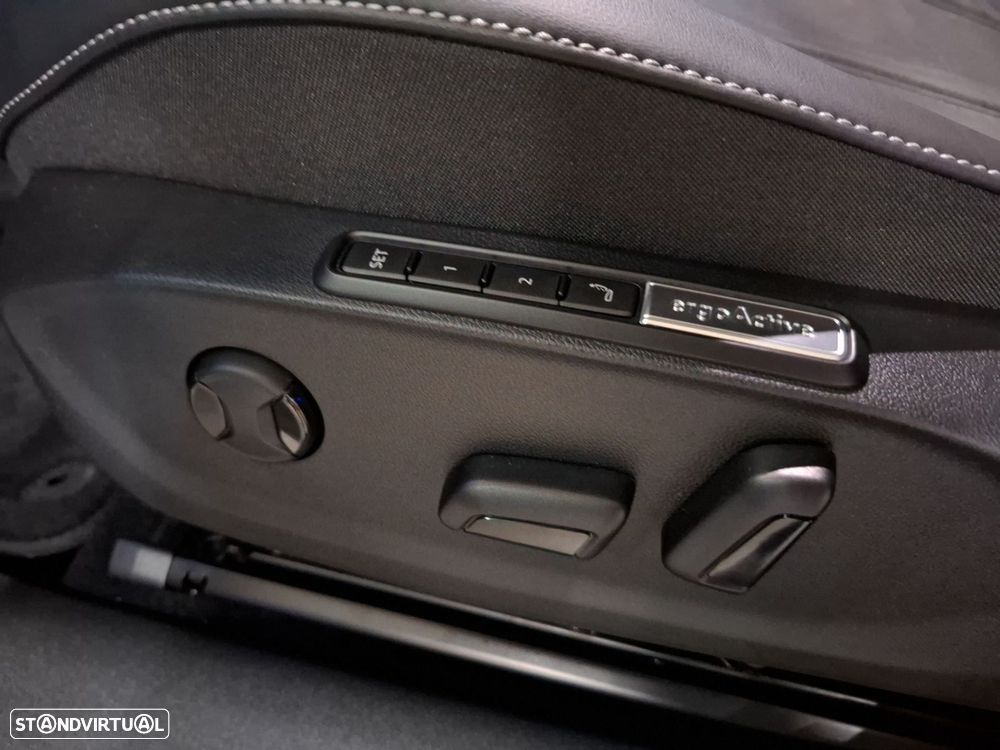 VW ID.7 Tourer 77 kWh Pro Urban - 28