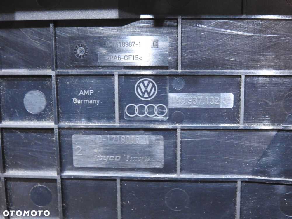 OSŁONA BEZPIECZNIKÓW VW PASSAT B6 2.0 FSI - 5