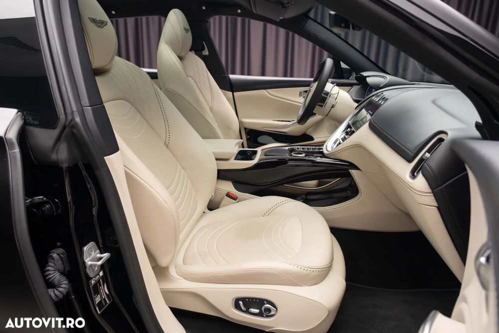 Aston Martin DBX - 18