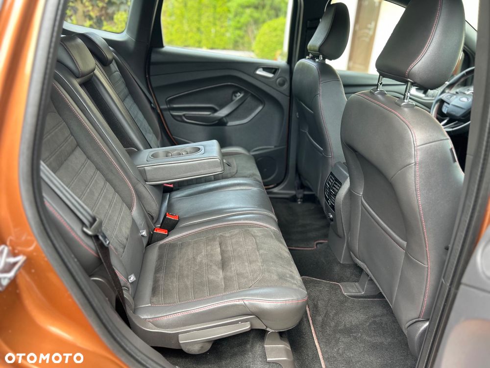 Ford Kuga 2.0 TDCi 4x4 ST-Line - 34