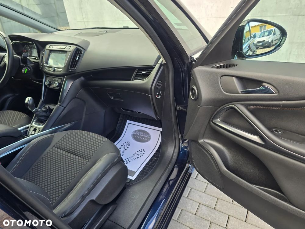 Opel Zafira 1.6 T Plus S&S - 21