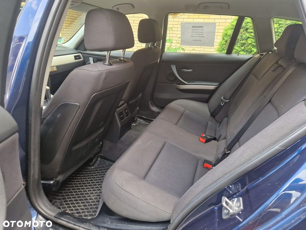 BMW Seria 3 ver-320d-dpf - 16