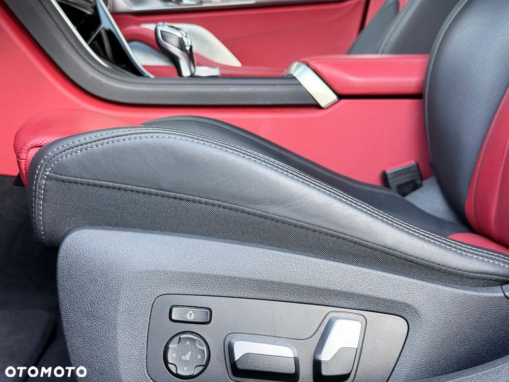 BMW Seria 8 - 33