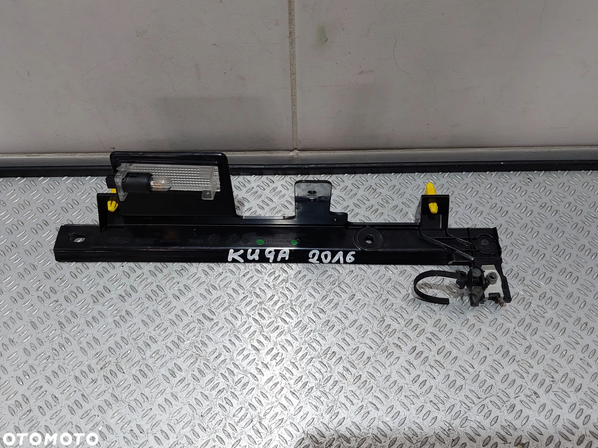 DOLNE PODŚWIETLENIE WEWNĄTRZ DÓŁ FORD KUGA MK2 R2016 2,0 DISEL NR FV41S045F10 - 1