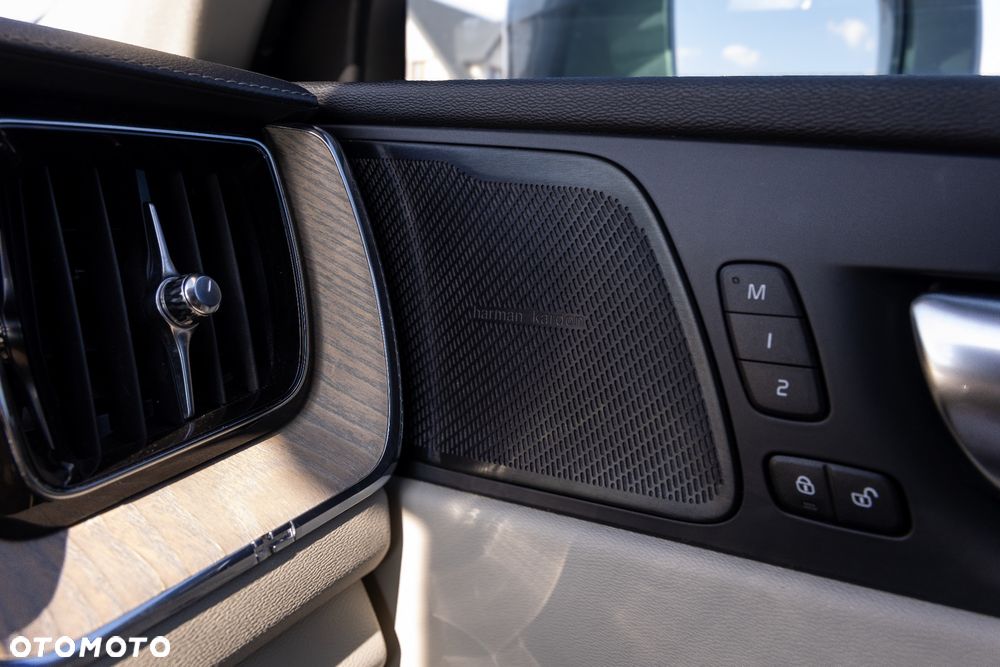 Volvo XC 60 D4 AWD Inscription - 34