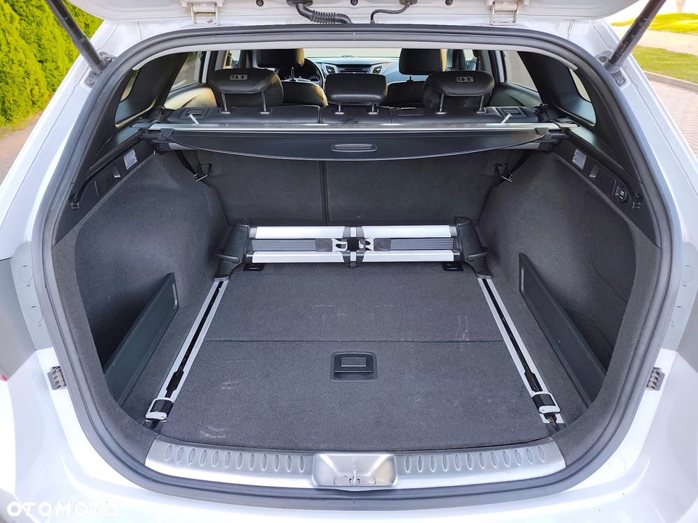 Hyundai i40 Kombi 1.7 CRDi DCT Premium - 26
