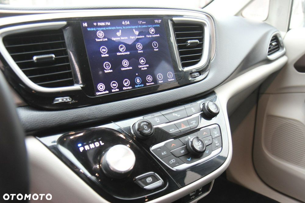 Chrysler Pacifica - 22