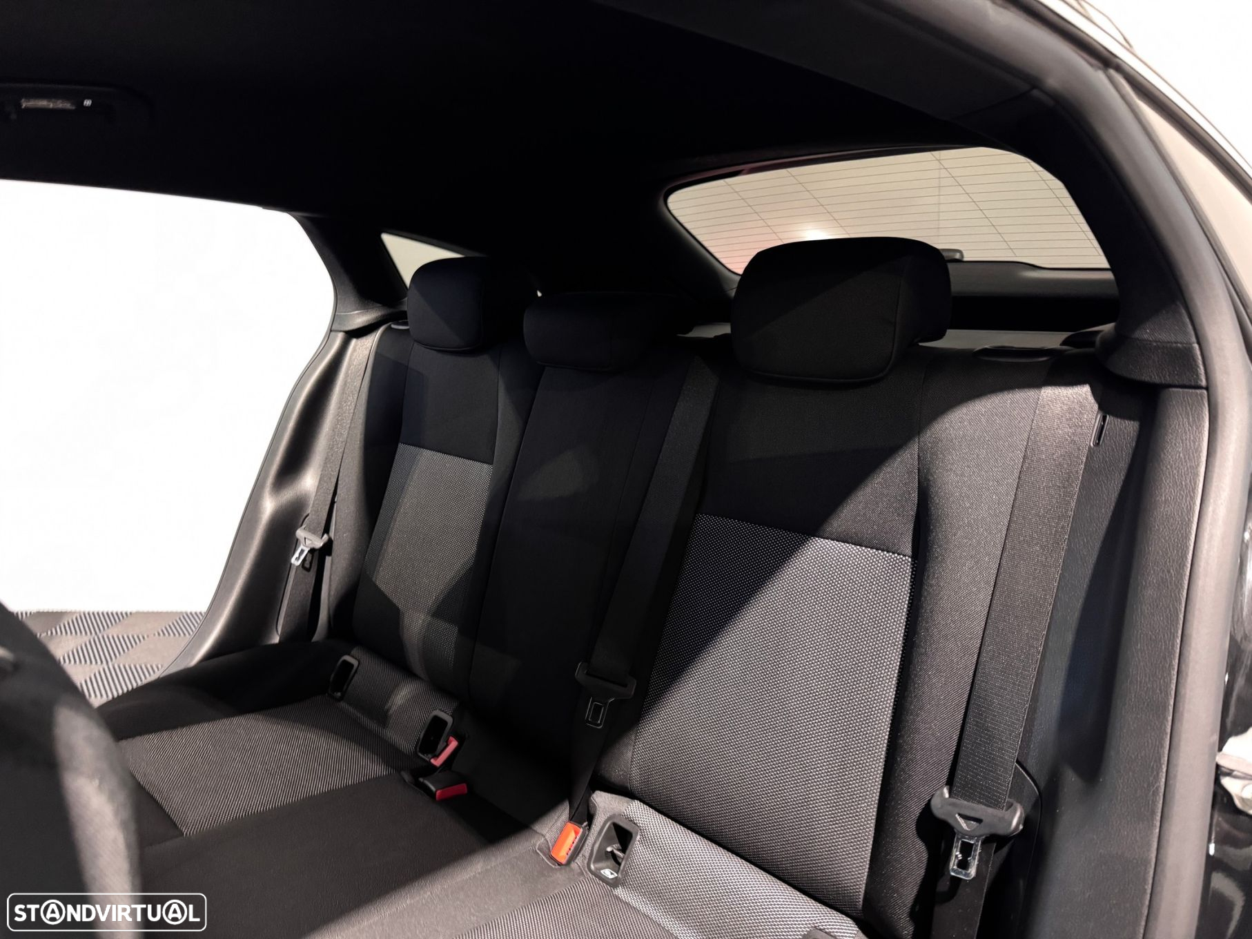 Mercedes-Benz CLA 180 - 18