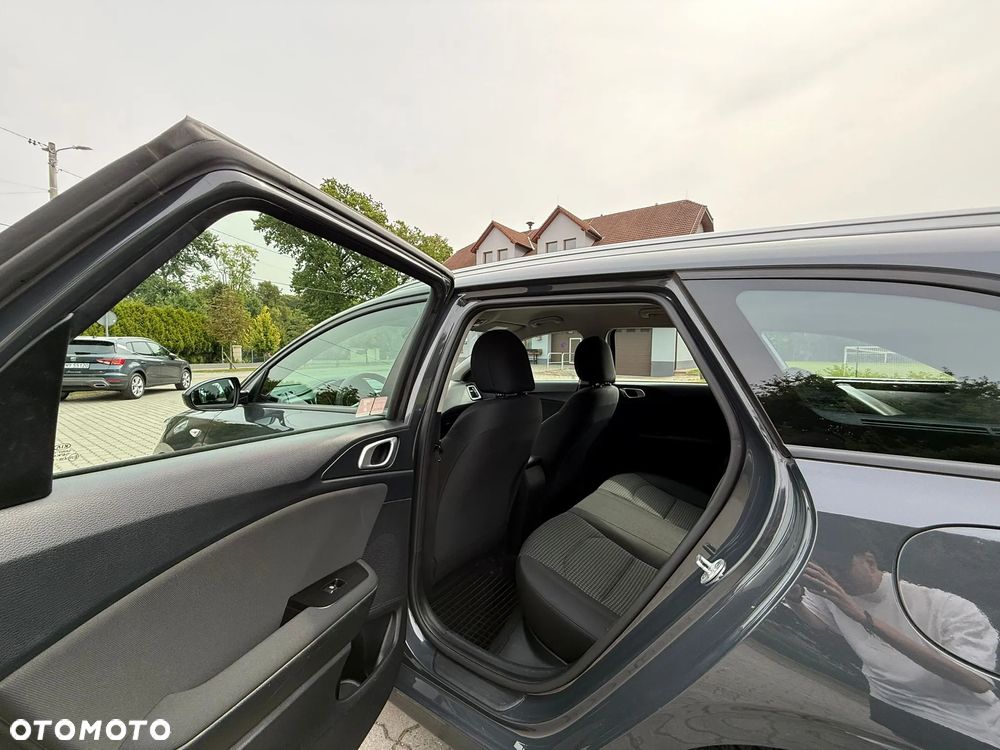 Kia Ceed 1.6 CRDi SCR M - 21