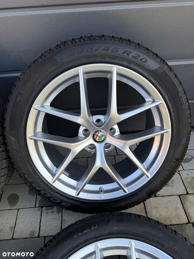 Koła Alfa Romeo Felgi GIULIA STELVIO 8.5" x 20" 5x110 ET31 Opony Pirelli Scorpion 255/45 R20 - 5