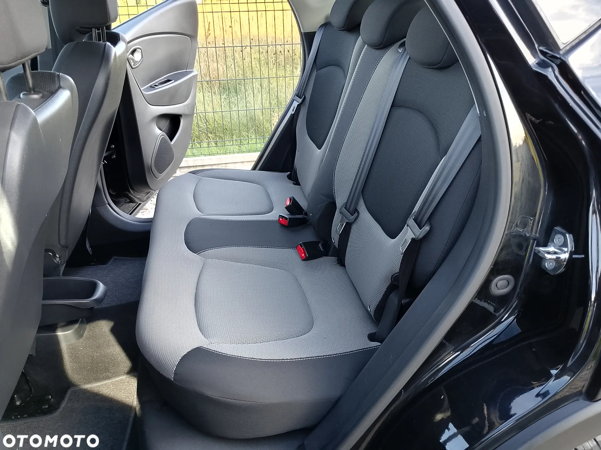 Renault Captur 1.2 Energy TCe Limited EDC - 29