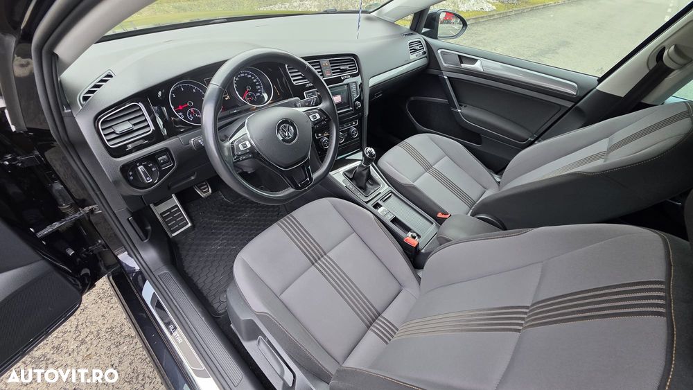 Volkswagen Golf 2.0 TDI Highline - 24