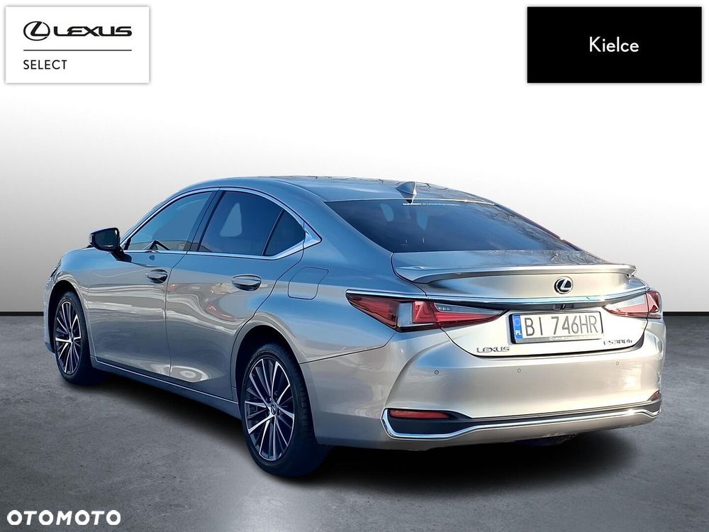 Lexus ES 300h Business Edition - 4