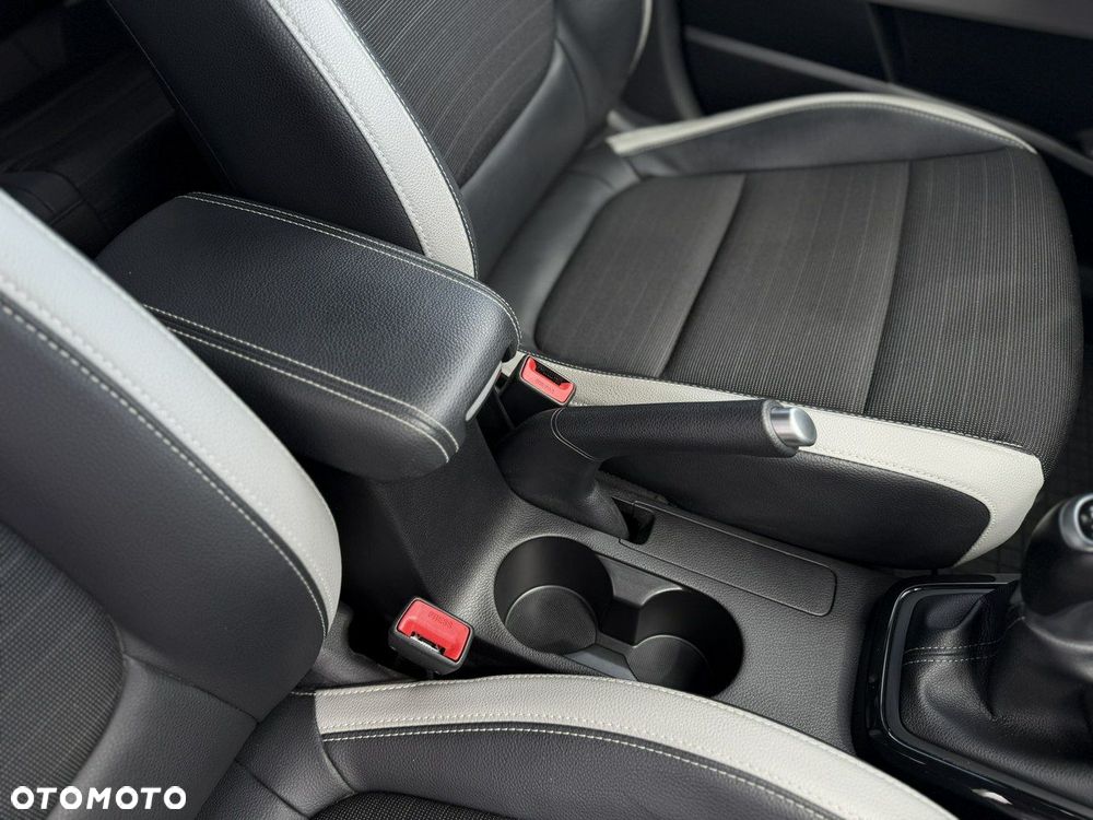 Kia Stonic - 18