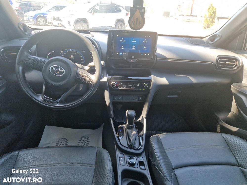 Toyota Yaris Cross 1.5 VVT-i HSD 4x4 Exclusive Premiere - 14