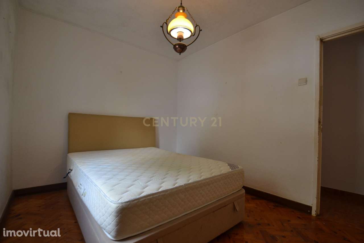 RESERVADO - Apartamento T3 para remodelar em Lisboa | Oportunidade Úni - Grande imagem: 2/9