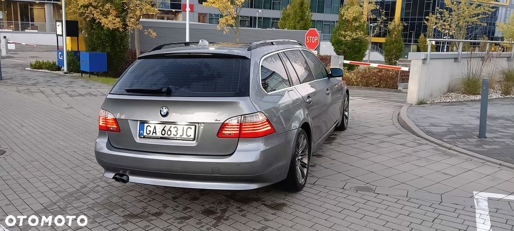 BMW Seria 5 525d Touring - 3