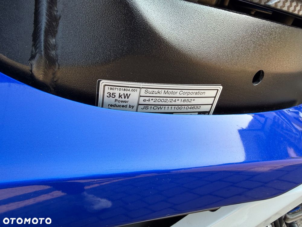 Suzuki GSX-R - 16
