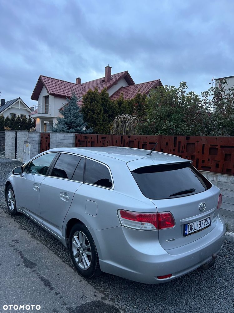 Toyota Avensis 2.0 D-4D - 5