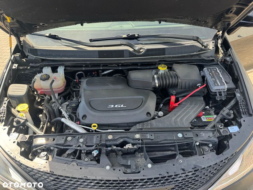 Chrysler Pacifica - 21