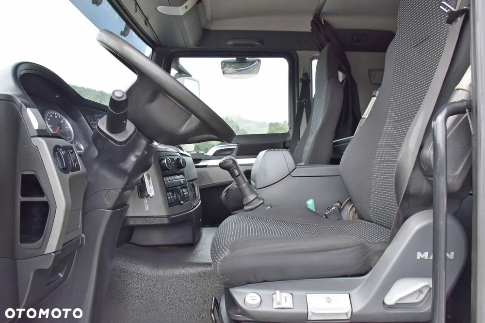 MAN TGS 26.440 * PK 27002 - SH E + JIB PJ060 A + PILOT / 6x4 - 9