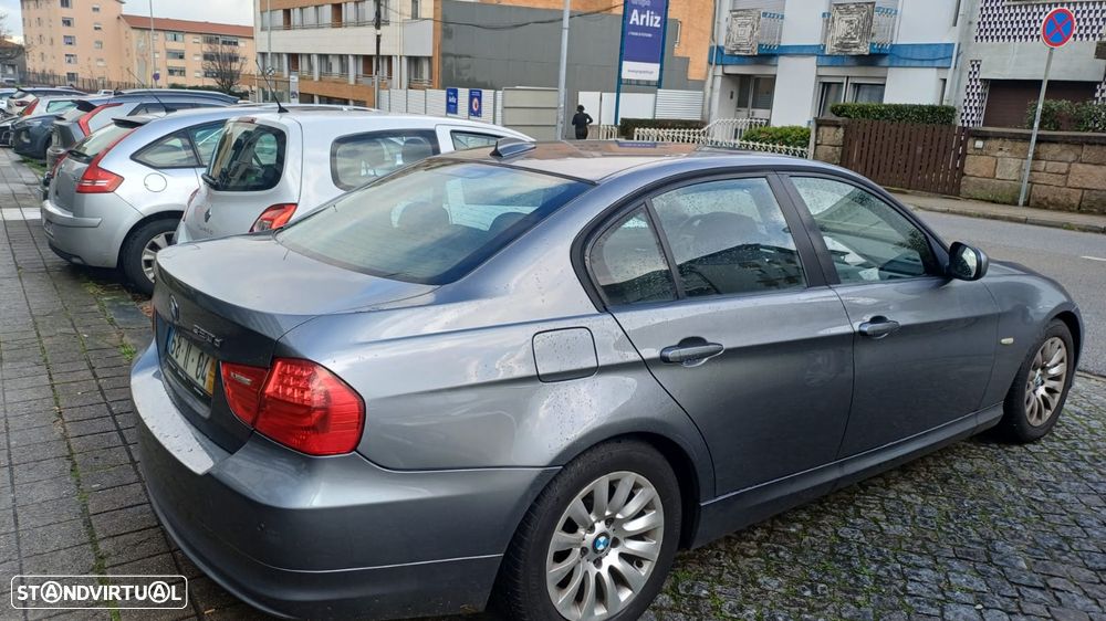 BMW 320 d xDrive Navigation Auto - 1