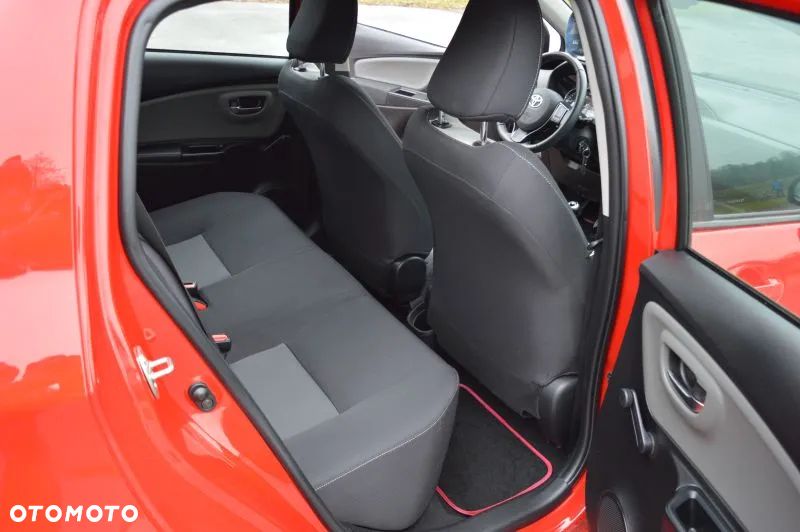 Toyota Yaris 1.0 VVT-i Comfort mit Design-Paket - 21