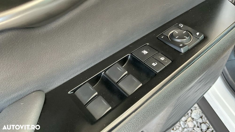 Lexus UX 250h Business Edition - 29